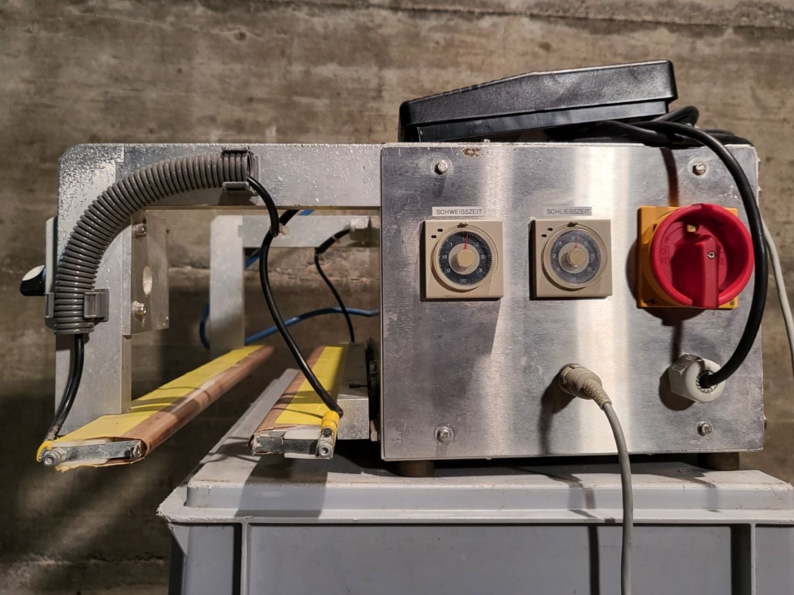 Tutte le macchine: Burgener halb-a. Schweissmaschine ISP – Usato da Zürich venduto da flachsjan
