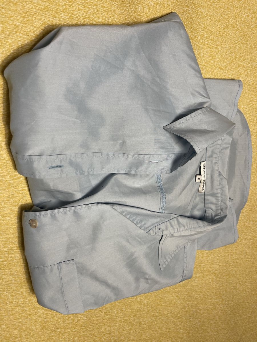 Gérard Darel Camicette: Gerard Darel camicia di cotone satinato azzurro tg. 40, – Nuovo (secondo la descrizione) da Gordevio venduto da LanaZimm 8