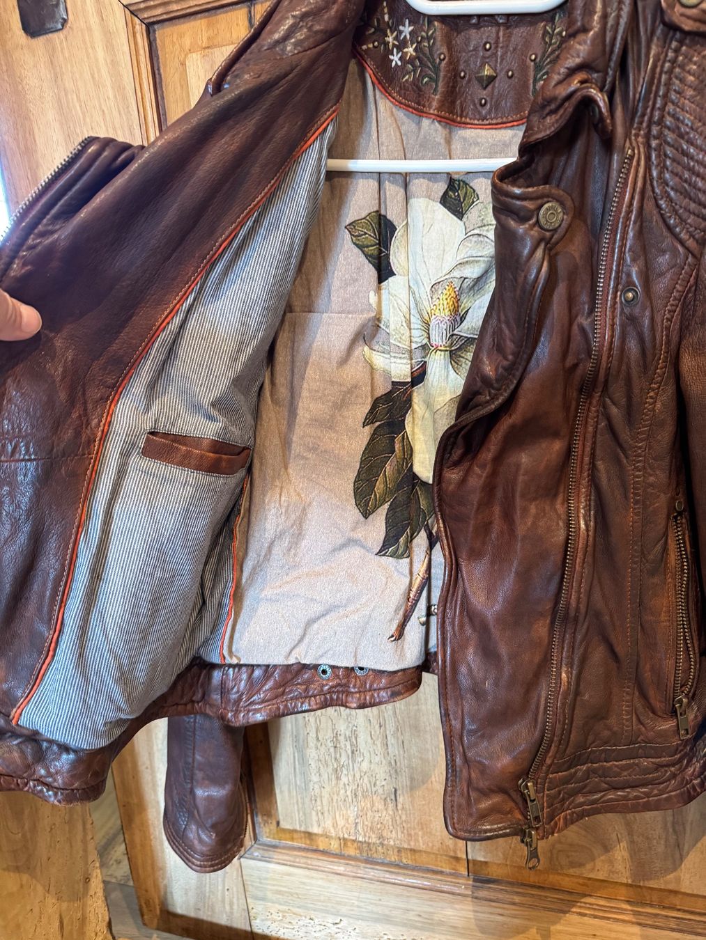 Nile Jacken: Nile XS Lederjacke – Gebraucht aus Trüllikon von sukre01 1