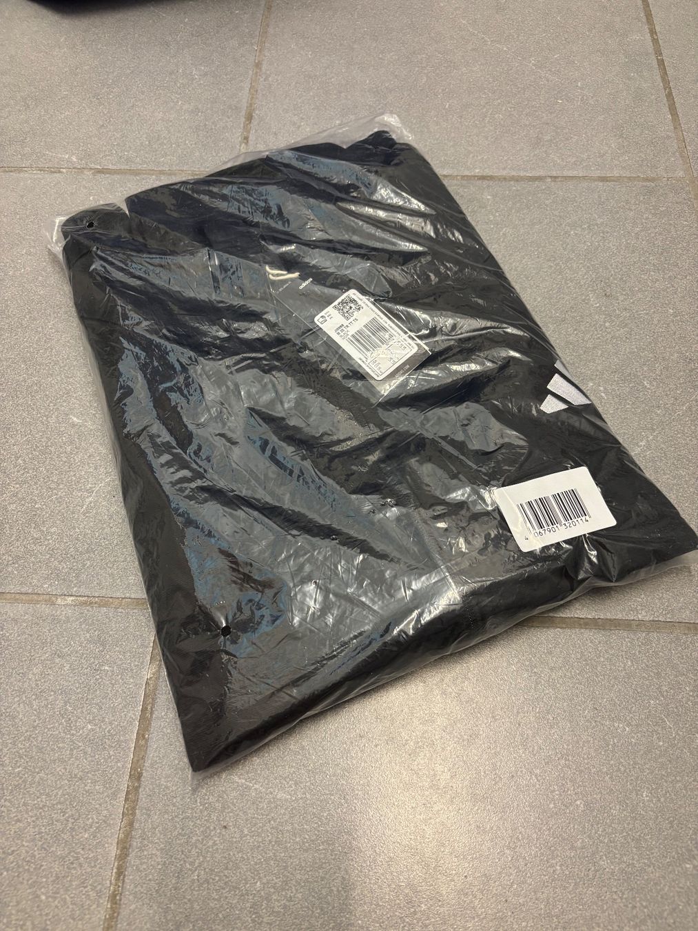 Adidas Jacken: Adidas Trainingsjacke – Neu und originalverpackt aus Zürich von mc_mike77 4