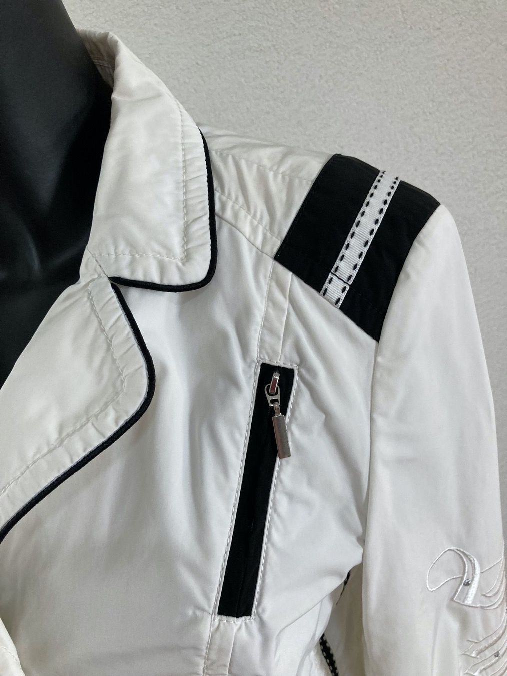 Giacche: CLEMENT weisser Blazer Gr.36 – Usato da Hämikon venduto da schneider.petra 1