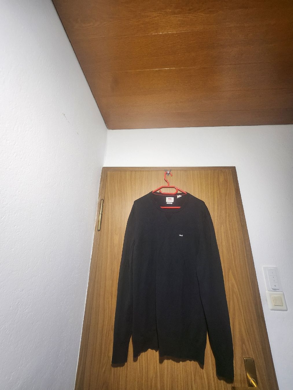 Levi's Pullover & Sweatshirts: Pull Col Rond Levi's Noir Taille L – Gebraucht aus Niedergösgen von Eva2410