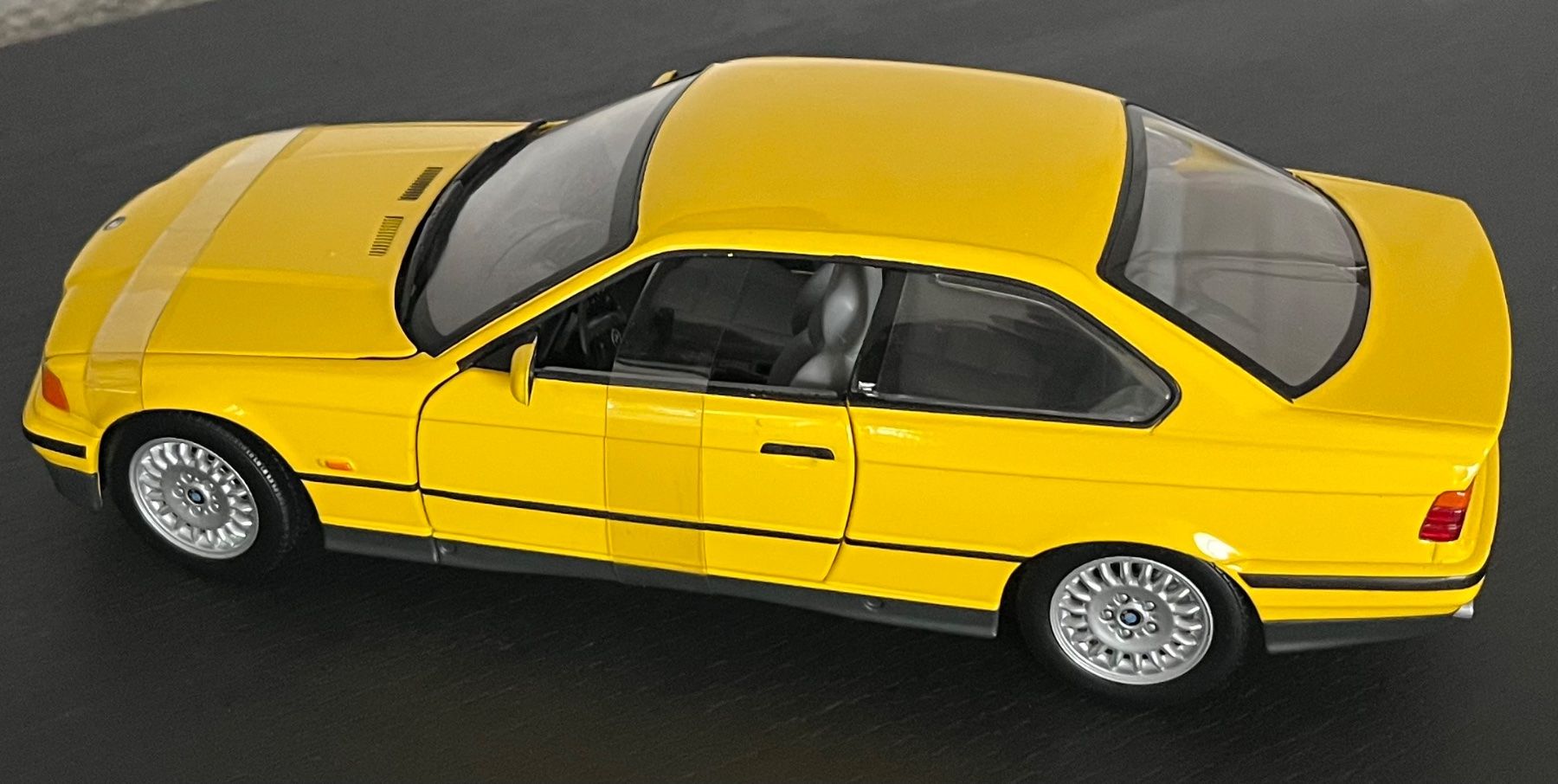 UT Models Modellini d'auto: BMW 3 series coupé, jaune, UT Models 1:18 – Usato da St-Cergue venduto da ncu_t267 2