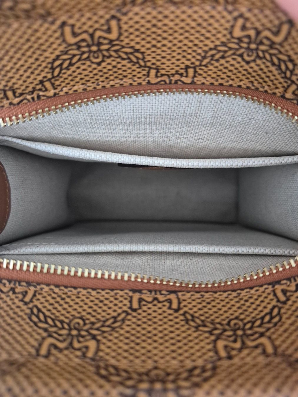 Mcm Borse da donna: Neue MCM Mini Shopping Bag – Nuovo (secondo la descrizione) da Dottikon venduto da Pega7 7