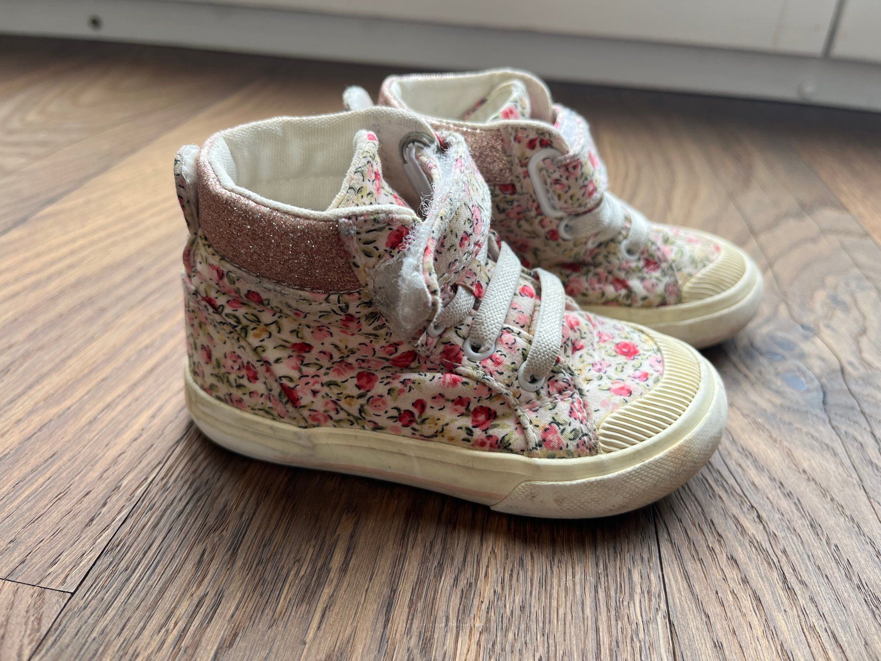 Vertbaudet Scarpe per ragazze: Turnschuhe Sneaker Vertbaudet Mädchen Gr. 22 - Schuhe – Usato da Affoltern am Albis venduto da Blackrhythm