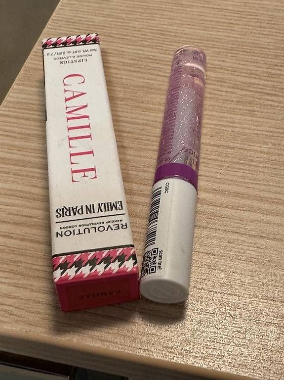 Make-up: Revolution Emily in Paris Make up – Usato da Melide venduto da cla_g5fs 1