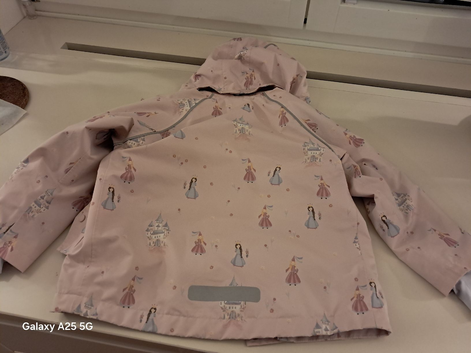 Tchibo Giacche & Cappotti: Veste imperméable fille - Taille 110/116 – Nuovo (secondo la descrizione) da Ferpicloz venduto da Clicli014 2