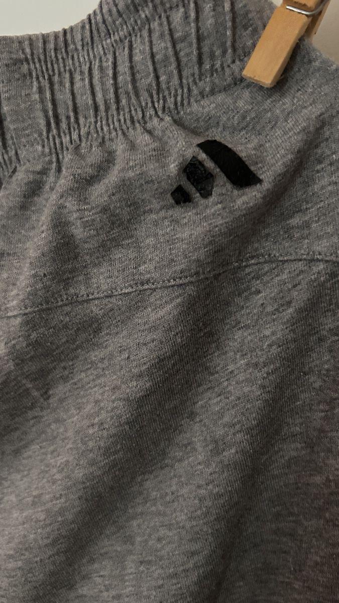 Adidas Pantaloni: Adidas Shorts Grey Size M – Usato da Genève venduto da Noemie.wrmsi 5