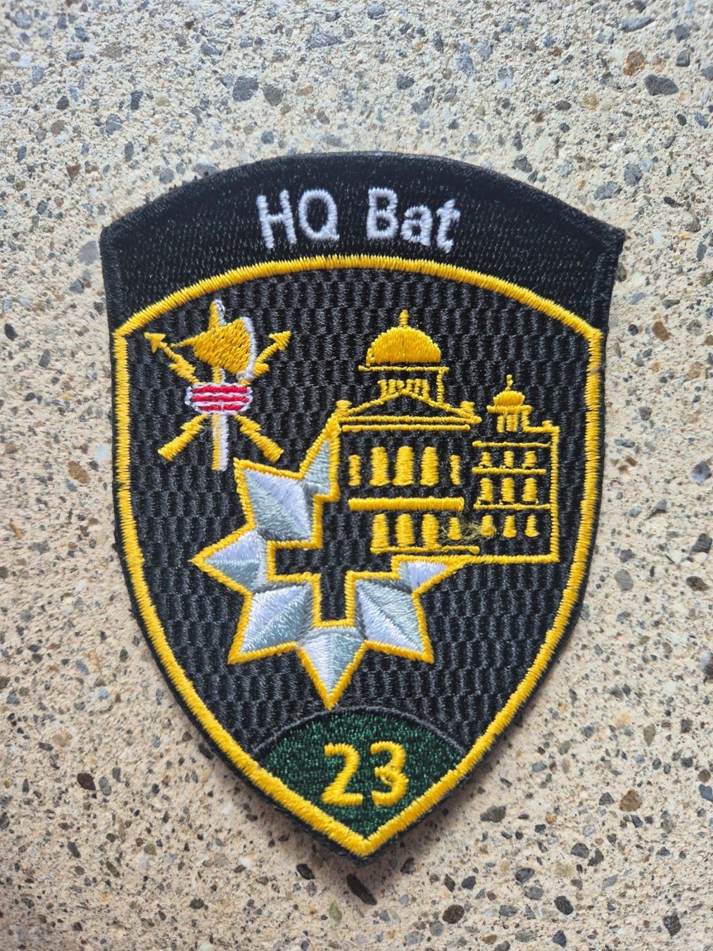 Schweizer Armee Placchette & Badge: *** Badge HQ Bat 23 ohne klett *** – Nuovo e nell'imballaggio originale da Riedholz venduto da fr_sIruP