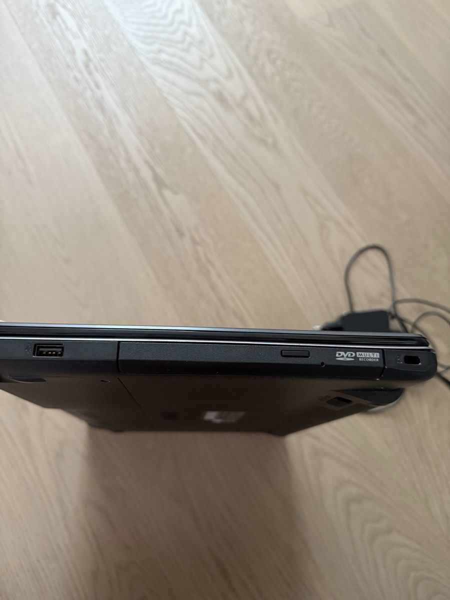 Asus Notebook: ASUS Laptop – Usato da Dietlikon venduto da DIVO 4