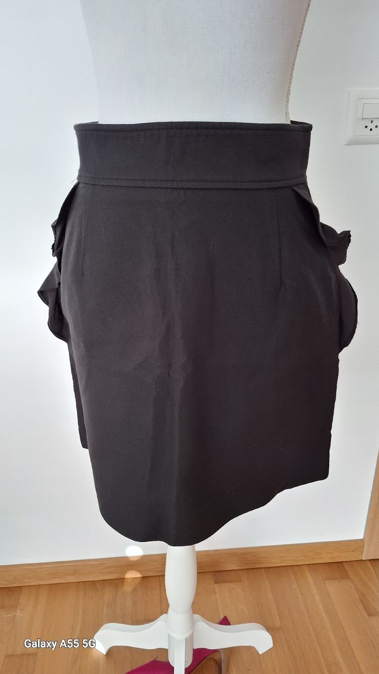Sandro Gonne: Jupe noire Sandro Paris, taille 36, chic et stylée – Usato da Payerne venduto da wardi11