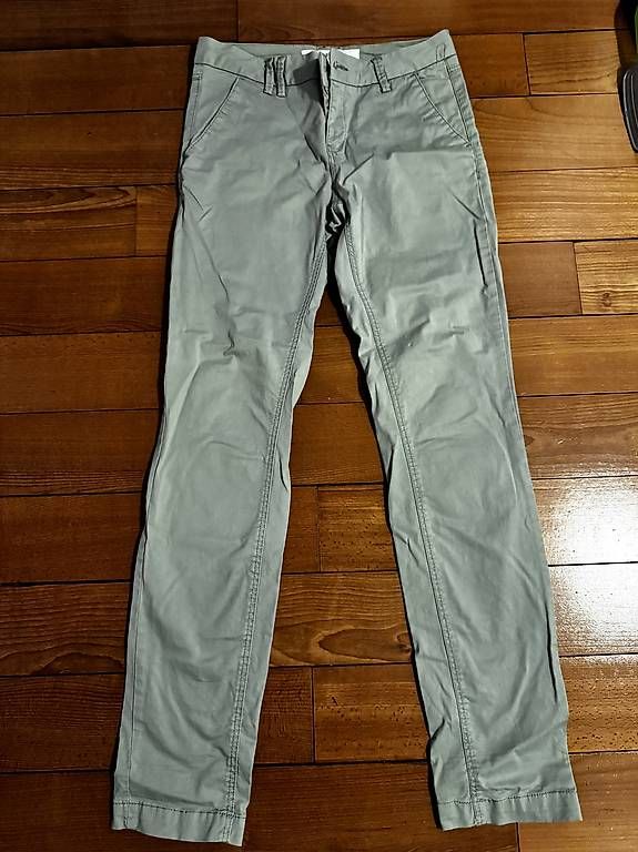 Pantaloni: H&M Chino Hosen Hellgrün/ Gr.34 – Usato da Zuerich venduto da Am81