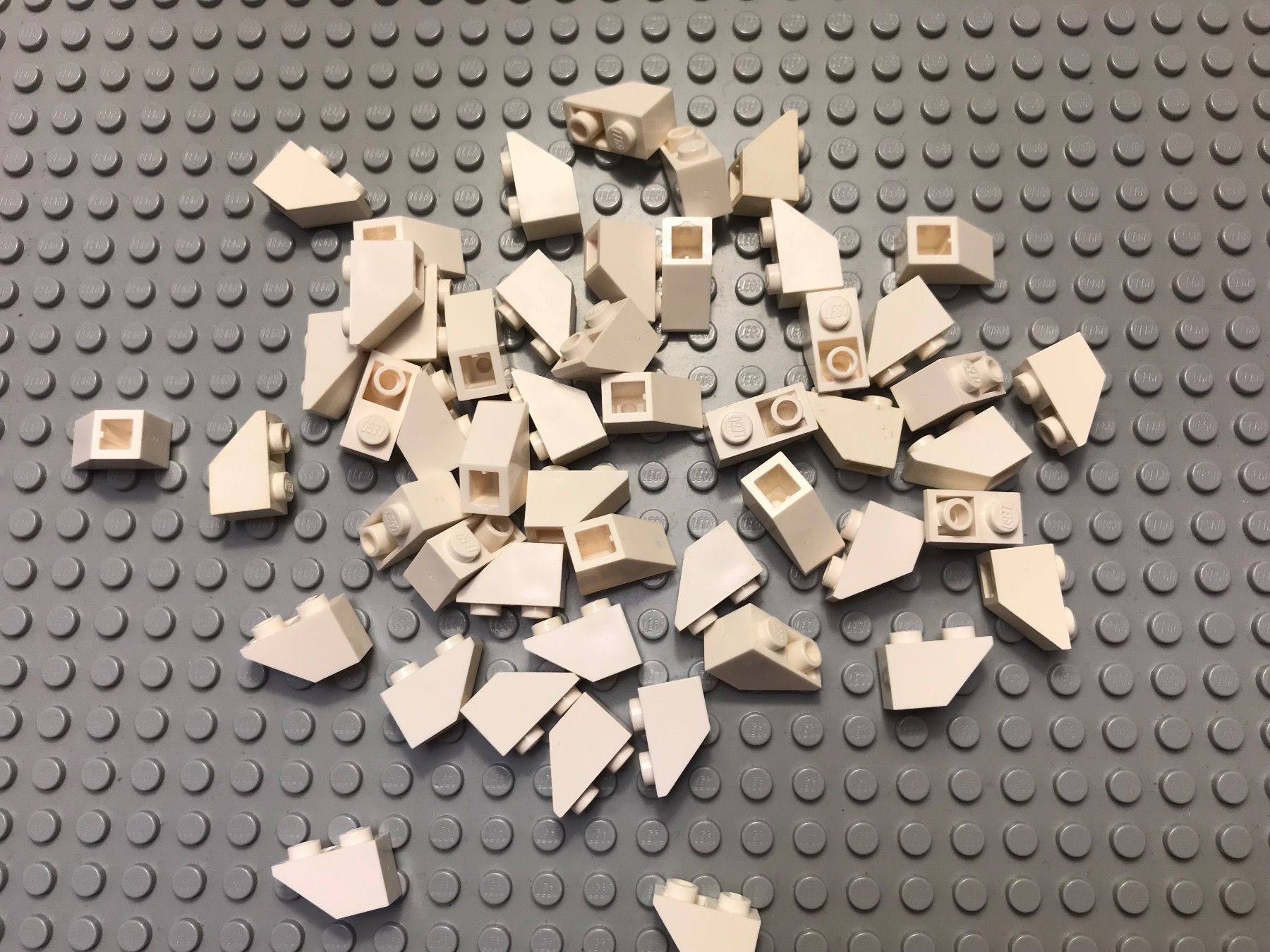 Lego Kit di costruzioni: Lego 20x Dachstein 1x2 (3665) – Usato da Basel venduto da Swi-7621