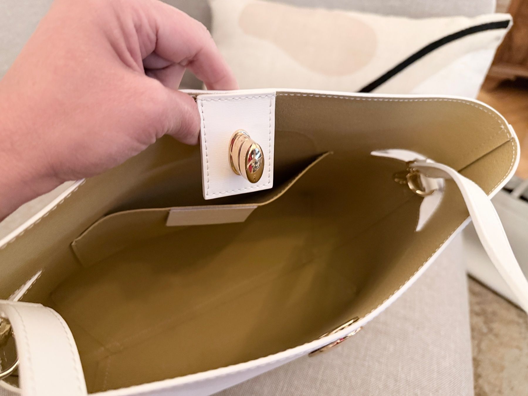 Borse da donna: Weisse Ledertasche – Nuovo (secondo la descrizione) da Genève venduto da mar_g5r2 3