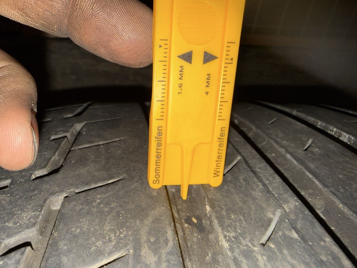 Pneumatici & Ruote complete: Sommerreifen 295/45 R20  – Usato da Bretzwil venduto da angel094 2