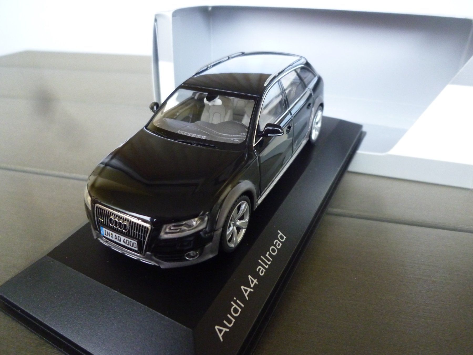 Audi Modellini d'auto: Audi A4 allroad – Nuovo e nell'imballaggio originale da Flawil venduto da Imperiosud 2
