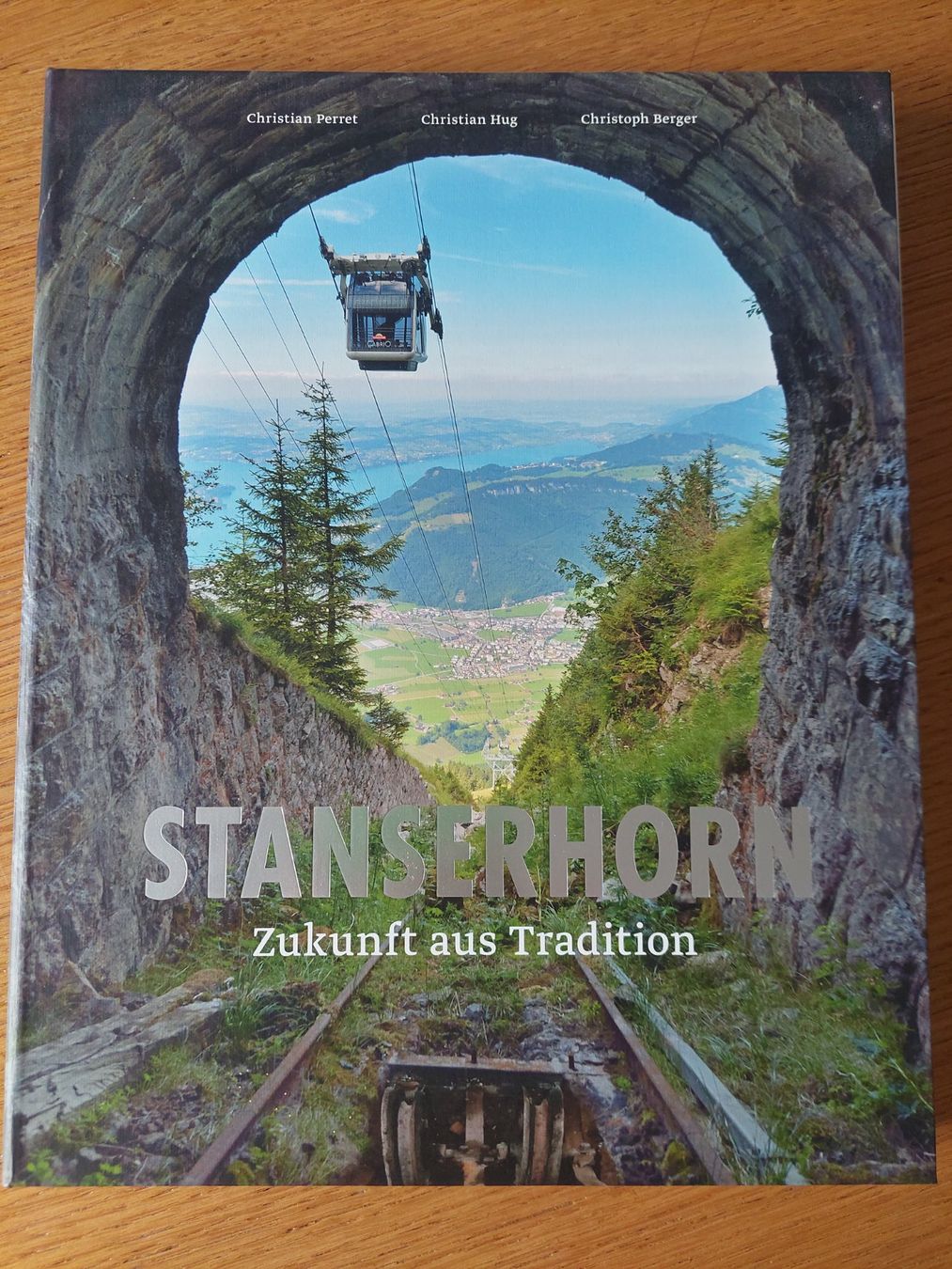 Libri: Buch: Stanserhorn - Zukunft aus Tradition – Nuovo (secondo la descrizione) da Abtwil AG venduto da kidimagic1