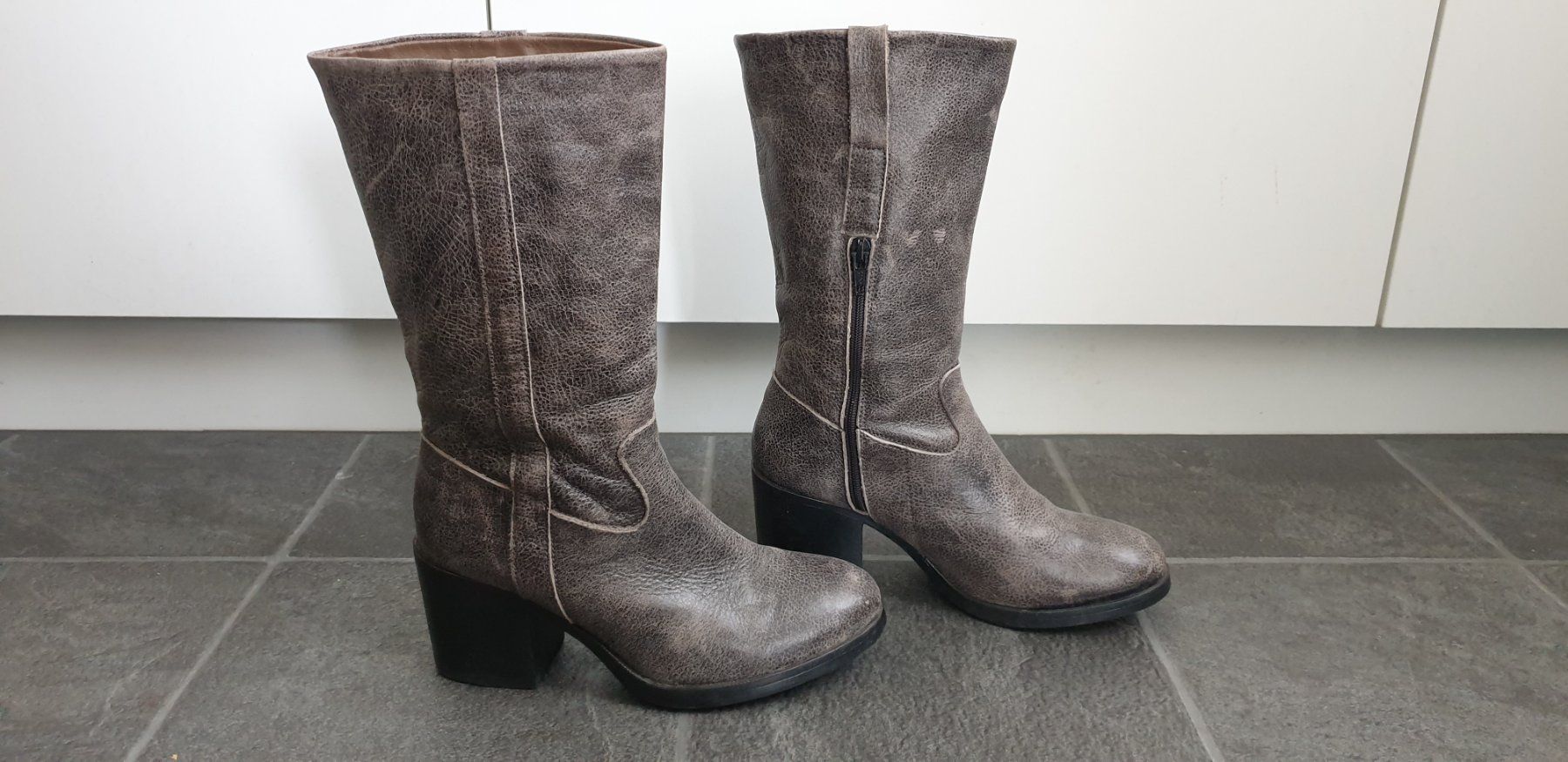 Scarpe da donna: Halbhohe Stiefeletten, Gr. 36 – Usato da Basel venduto da Luzora 1