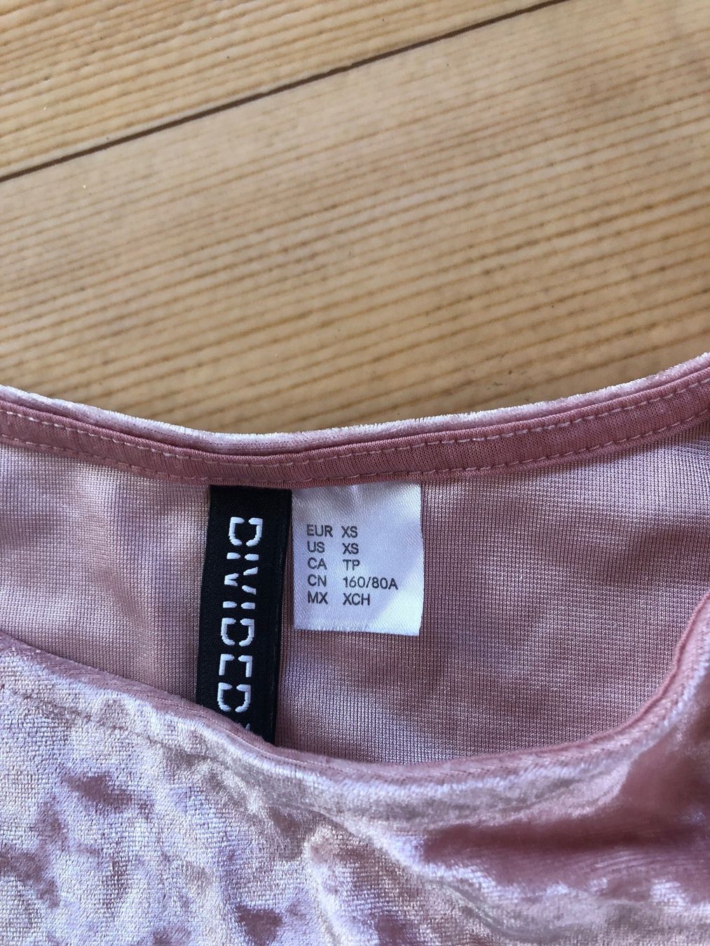 H&M Tops: Crop top rose en velour – Gebraucht aus Bulle von sop_ct6x 2