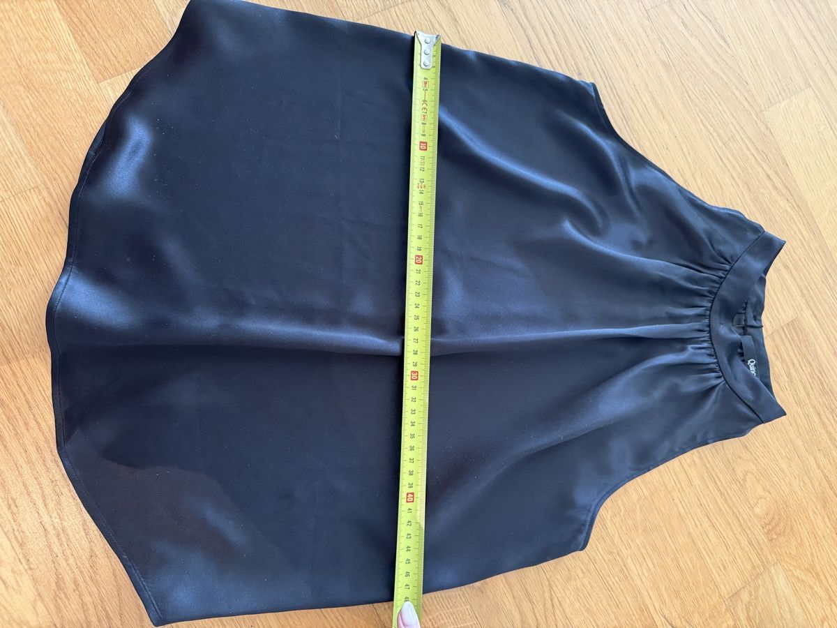 Top: Quince Black Silk Halter Top XS  – Nuovo (secondo la descrizione) da Kilchberg venduto da anloufra 4