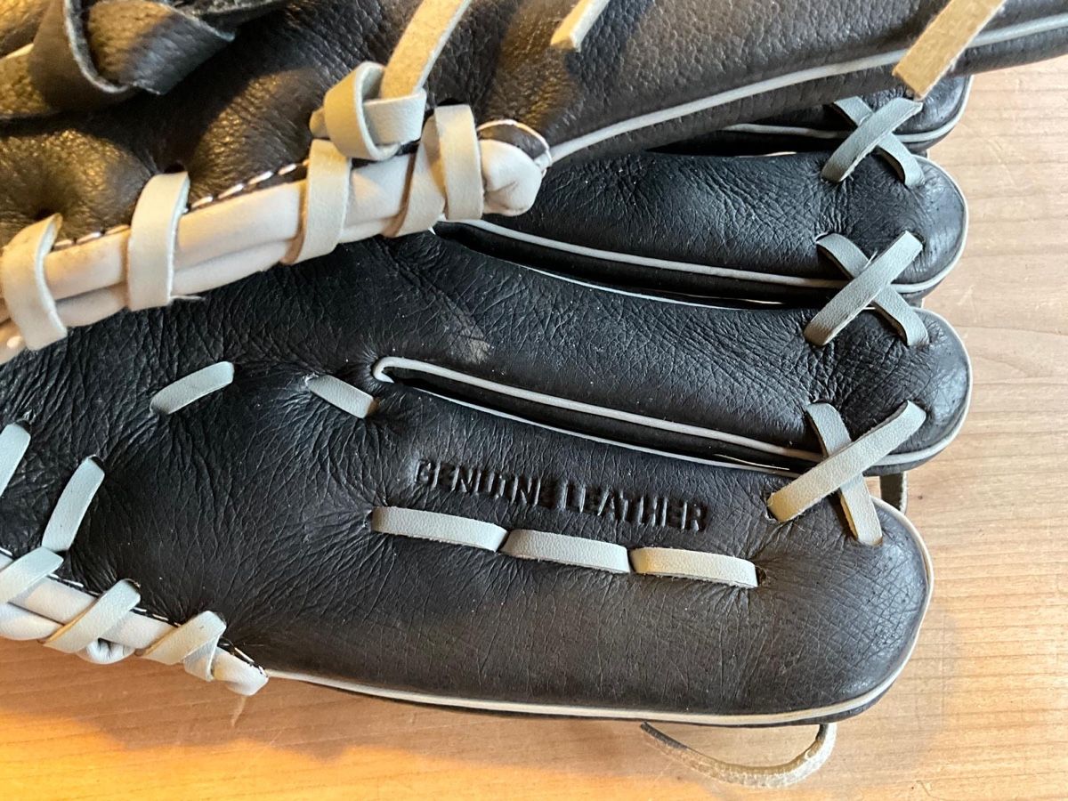 Guanti & manicotti: Wilson Baseball Handschuh Gr. 12 – Usato da Aathal-Seegräben venduto da Pflip 2