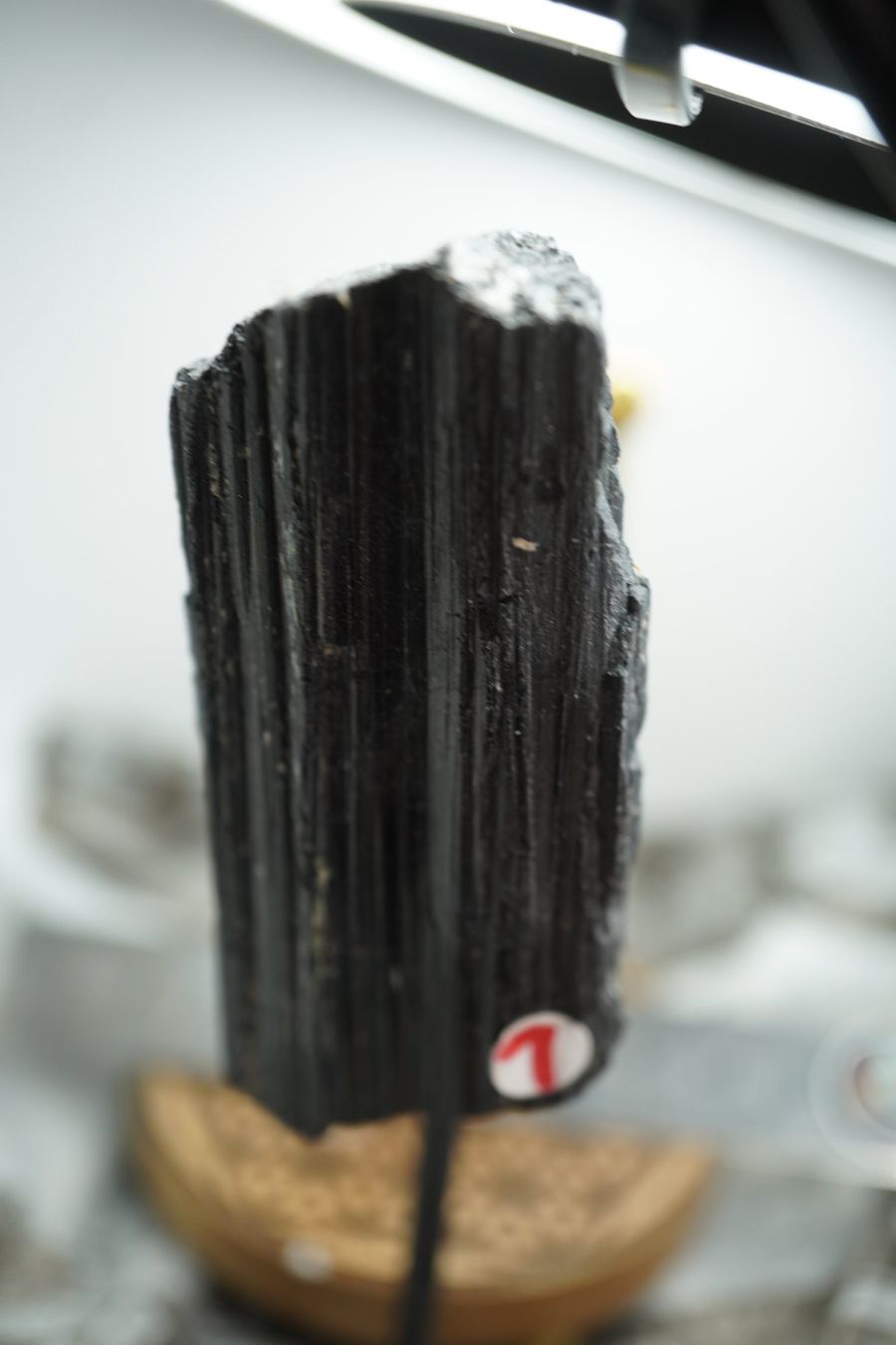Minéraux & Lithothérapie: Turmalin Schwarz Auf Ständer 16 cm – Neuf avec emballage d'origine à Eschenbach SG par topstone 3