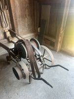 Alte Transmissionssäge mit Elektromotor - Rarität