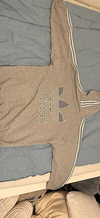 Maglioni & Felpe: Vintage Hoodie – Usato da Rapperswil BE venduto da yar_l85r 1