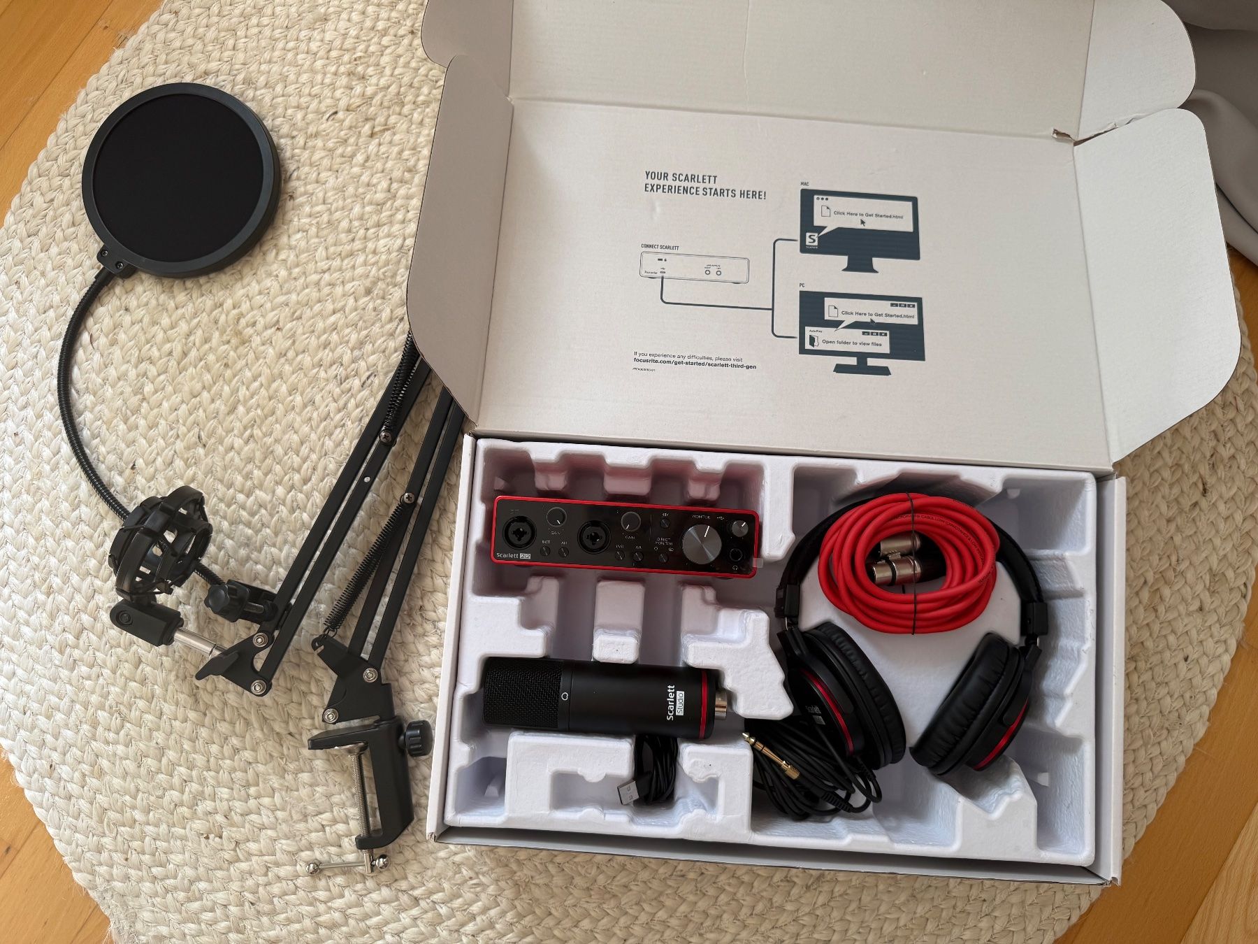 Focusrite Mikrofone: Focusrite Scarlett 2i2 Studio 3. Gen USB Audio-Interface-Bun – Gebraucht aus Zürich von crosstrainer02 1