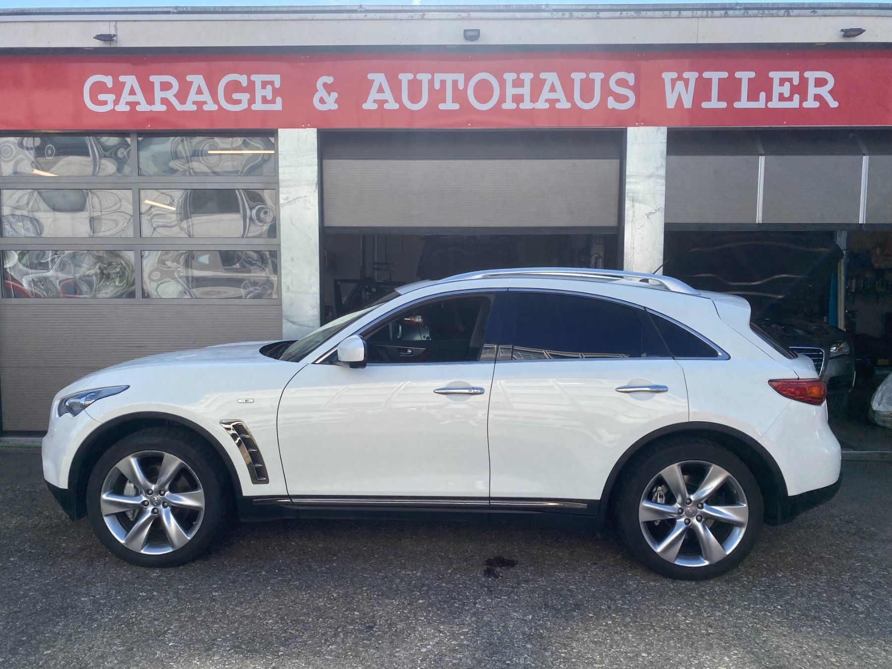 Infiniti Automobili: Infiniti FX37 S AWD Automatic – Usato da Biel/Bienne venduto da AS24 7