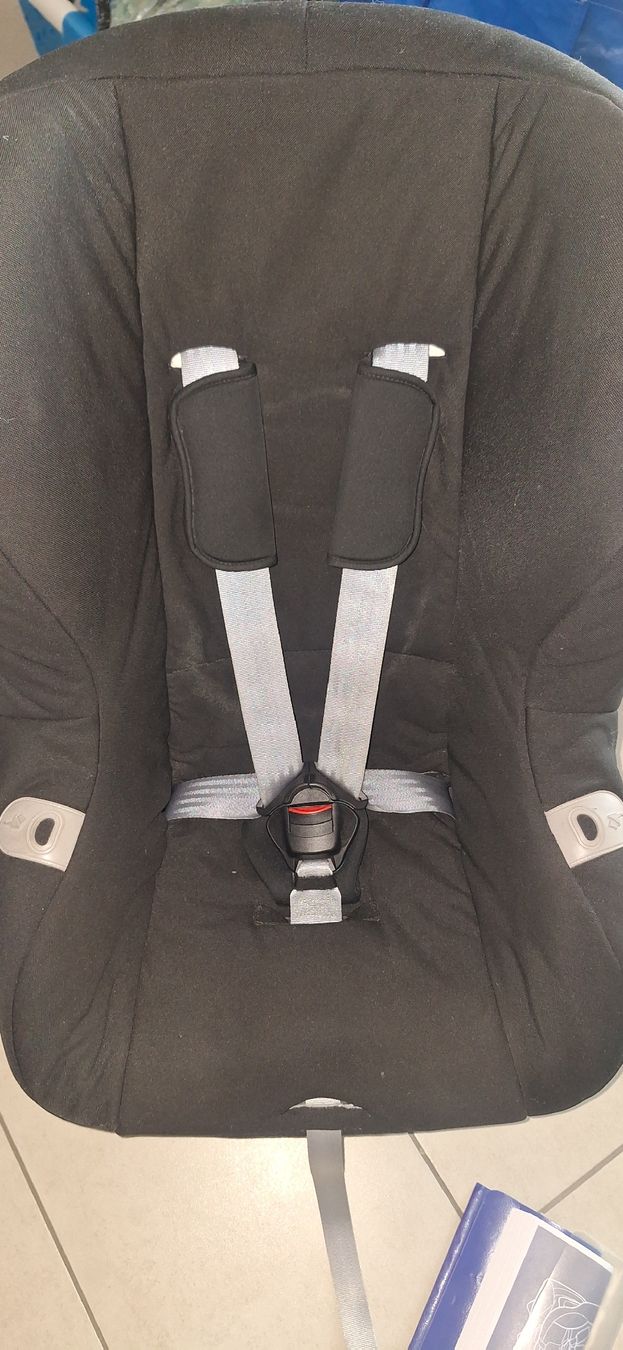 Britax Römer Seggiolini per auto: Oldtimer und Flugzeug Kindersitz – Usato da Eschlikon TG venduto da Holenstein-Technik