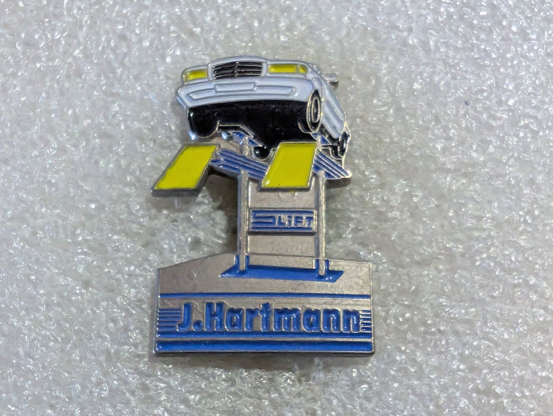 Placchette & Badge: Ansteckpin 131: J. Hartmann – Usato da Oppligen venduto da Pin-Fall-Shop