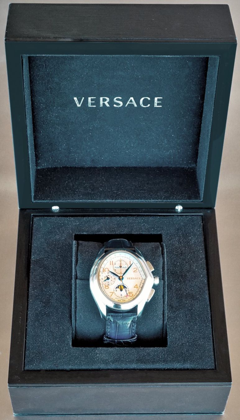 Versace Orologi: VERSACE Chronograph / triple date / Mondphase 7751 – Nuovo (secondo la descrizione) da Meilen venduto da Anonymous3 3
