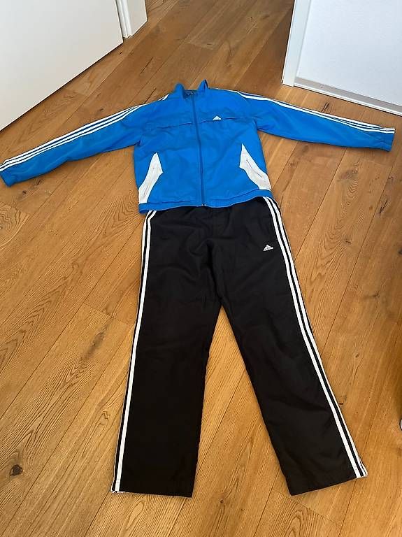 Adidas Kleiderpakete: adidas Trainer – Gebraucht aus Murten von bea_n5yn