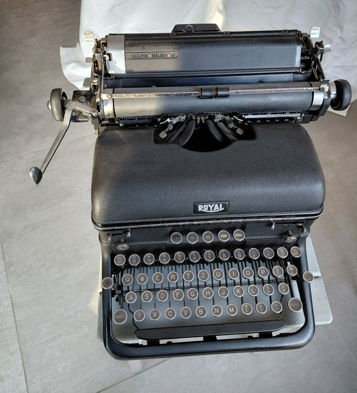 Macchine da scrivere: Schreibmaschine ROYAL – Usato da Zürich venduto da Rosys