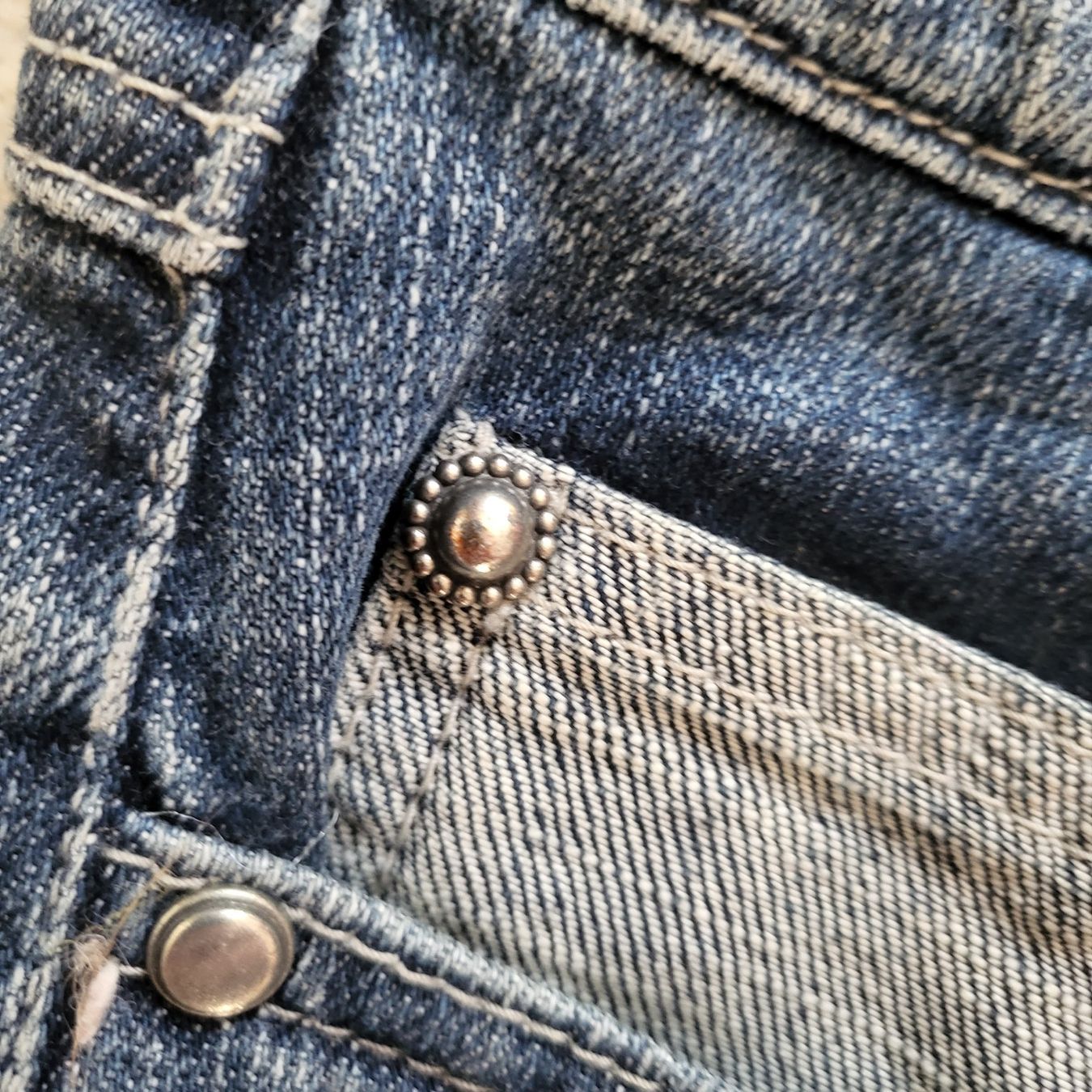 Biba Jeans: Jeans corsaire brodé. Taille 34. – Usato da Neuchâtel venduto da wikit 4