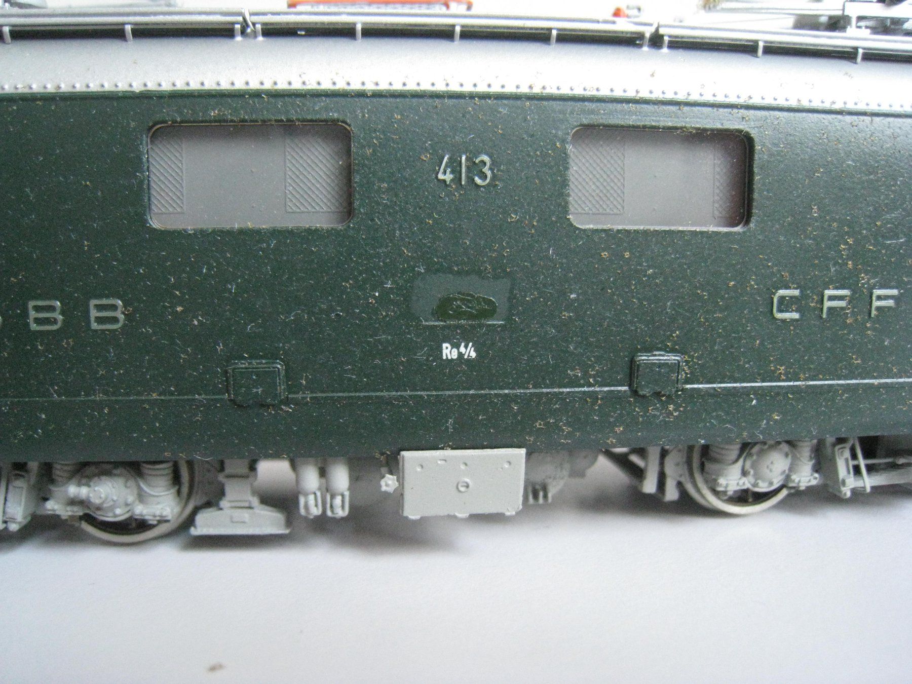 Lemaco Modelleisenbahnen: Lemaco SBB Re 4/4' Nummer 413, Schaumstoffschaden ! HO 20 – Gebraucht aus Buchs ZH von swiss-train 3