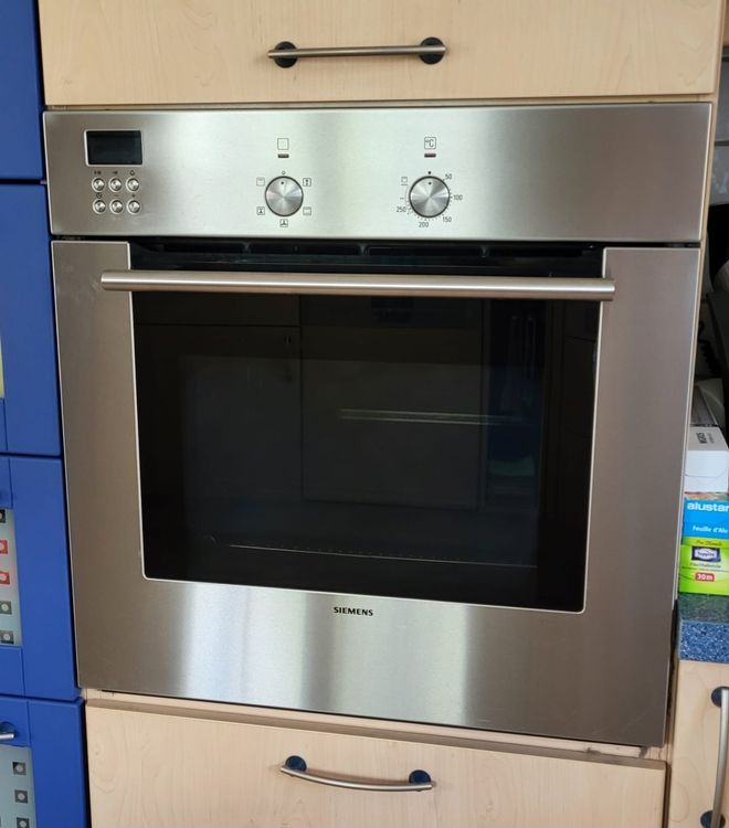 Gut erhaltener Siemens Einbaubackofen HB29054CC Typ: HBT294 (Gebraucht ...