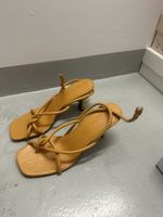 NEOUA Sandaletten Damen Grösse 39 gelb neu mit Karton
