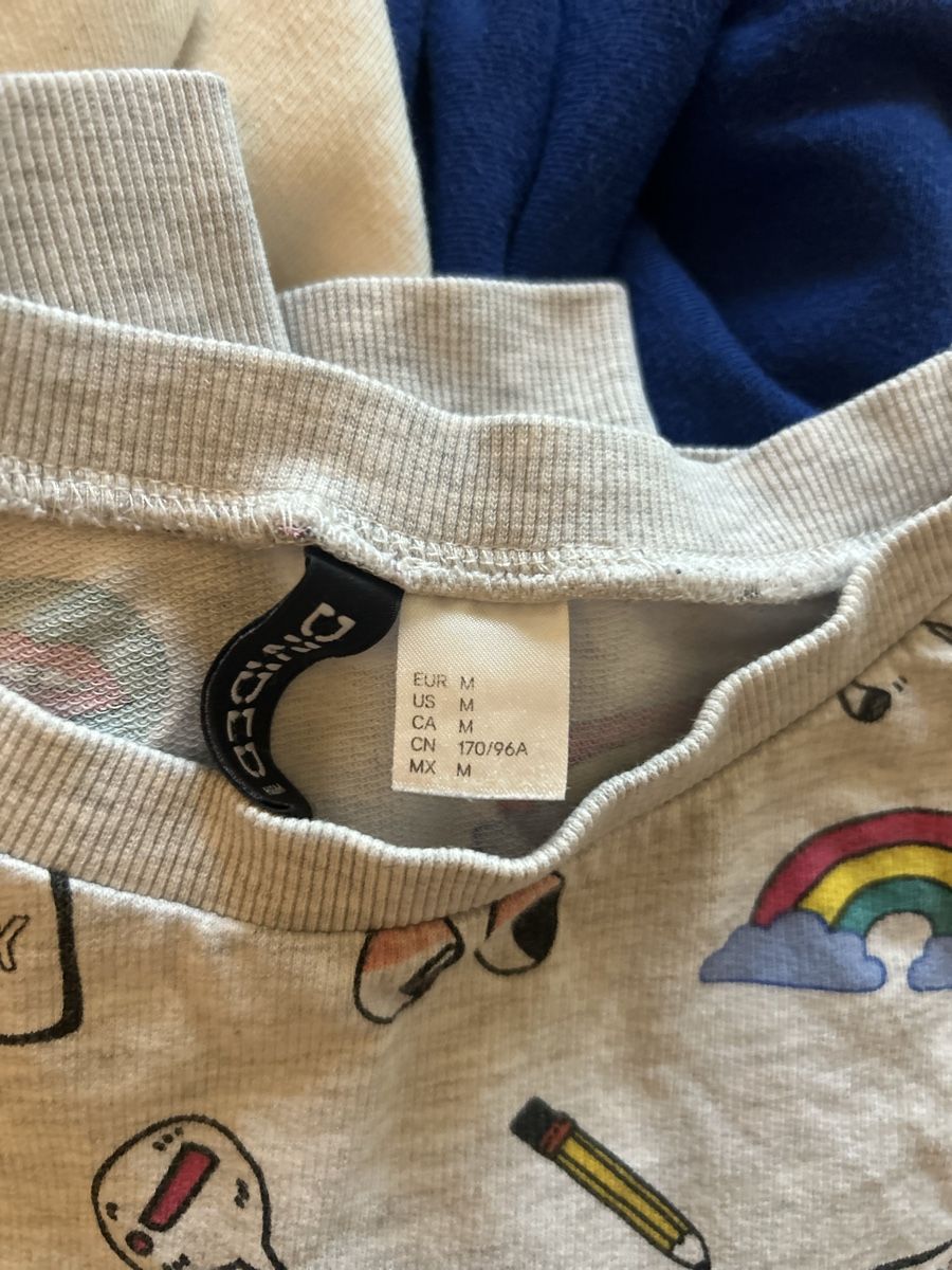 H&M Kleiderpakete: H&M Divided Pullover Motivdruck – Gebraucht aus Brüttisellen von becca2503 1