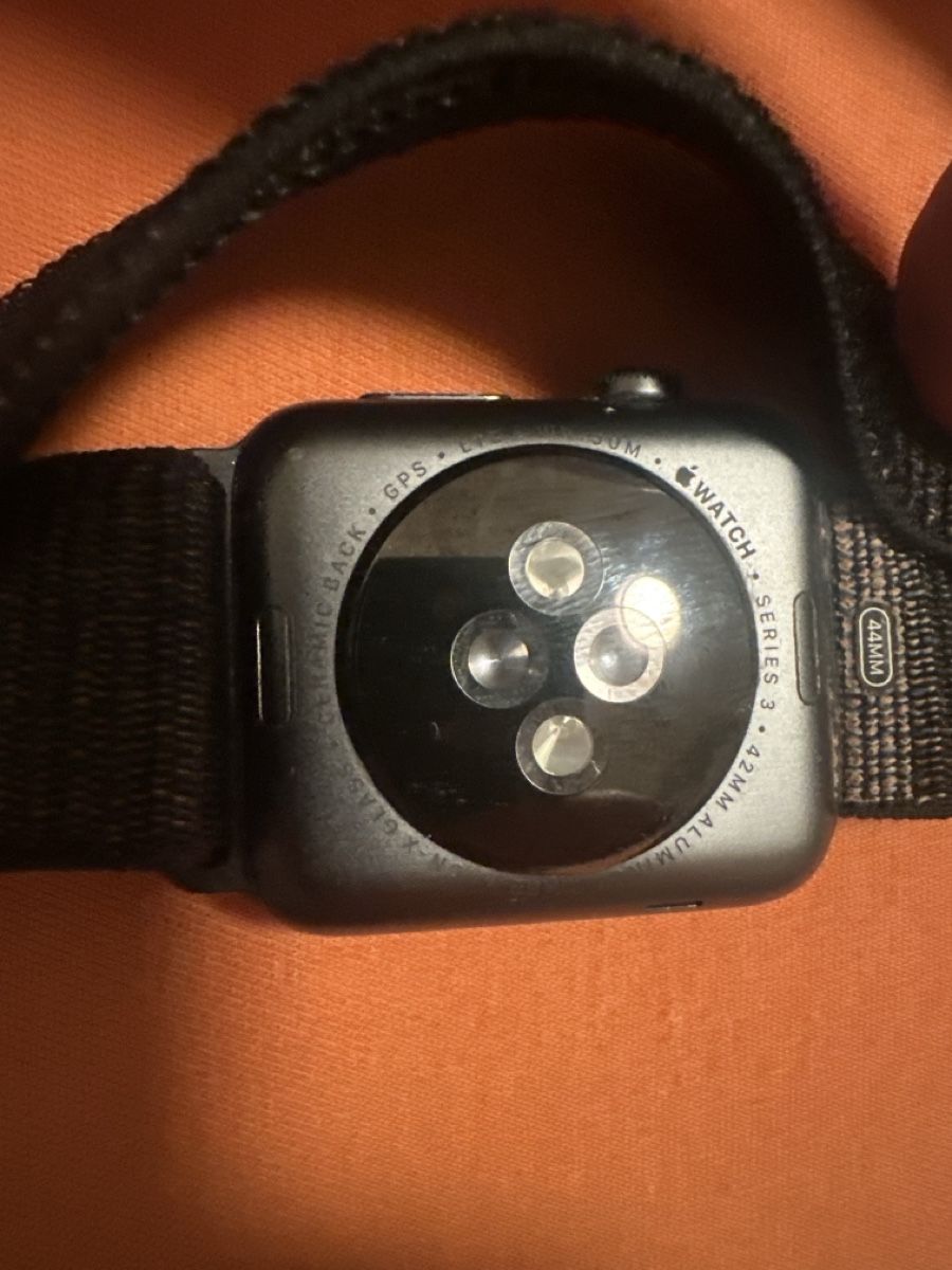 Apple Smartwatch: Apple Watch Series 3 gebraucht – Gebraucht aus Baar von notbeast 1