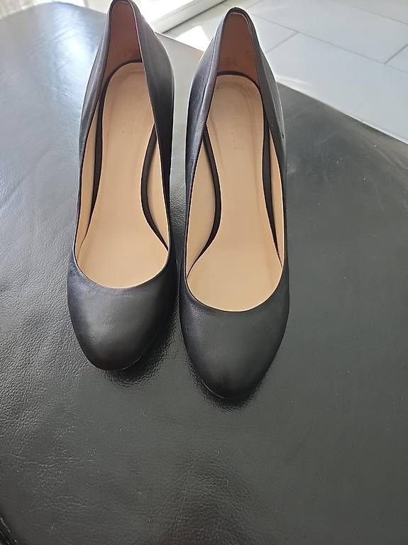 Scarpe da donna: Navyboot Damen Pumps Schwarz Leder – Usato da Wallisellen venduto da led_dk26