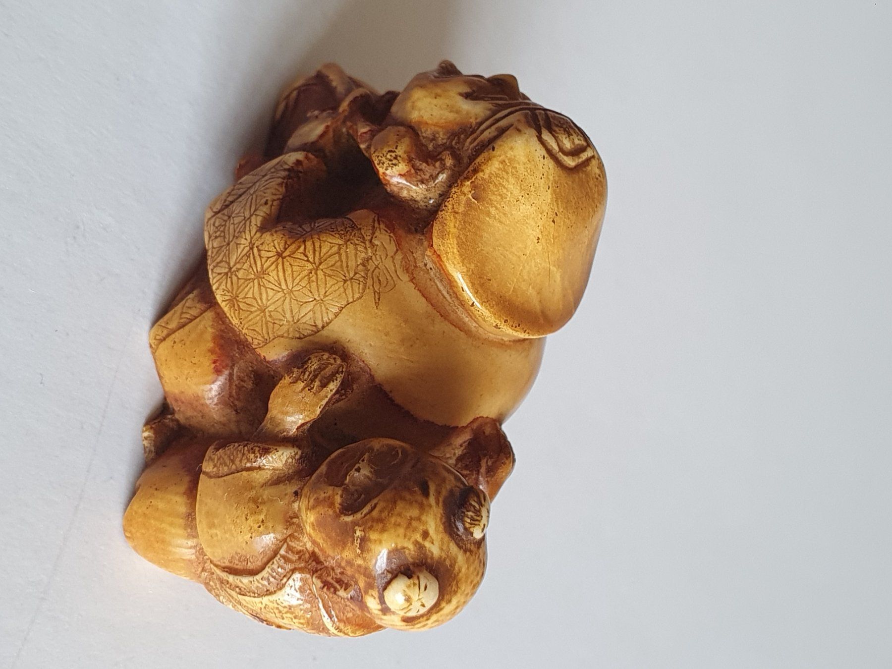Statuette: Netsuke – Usato da Fribourg venduto da Fineartsukiyo 1