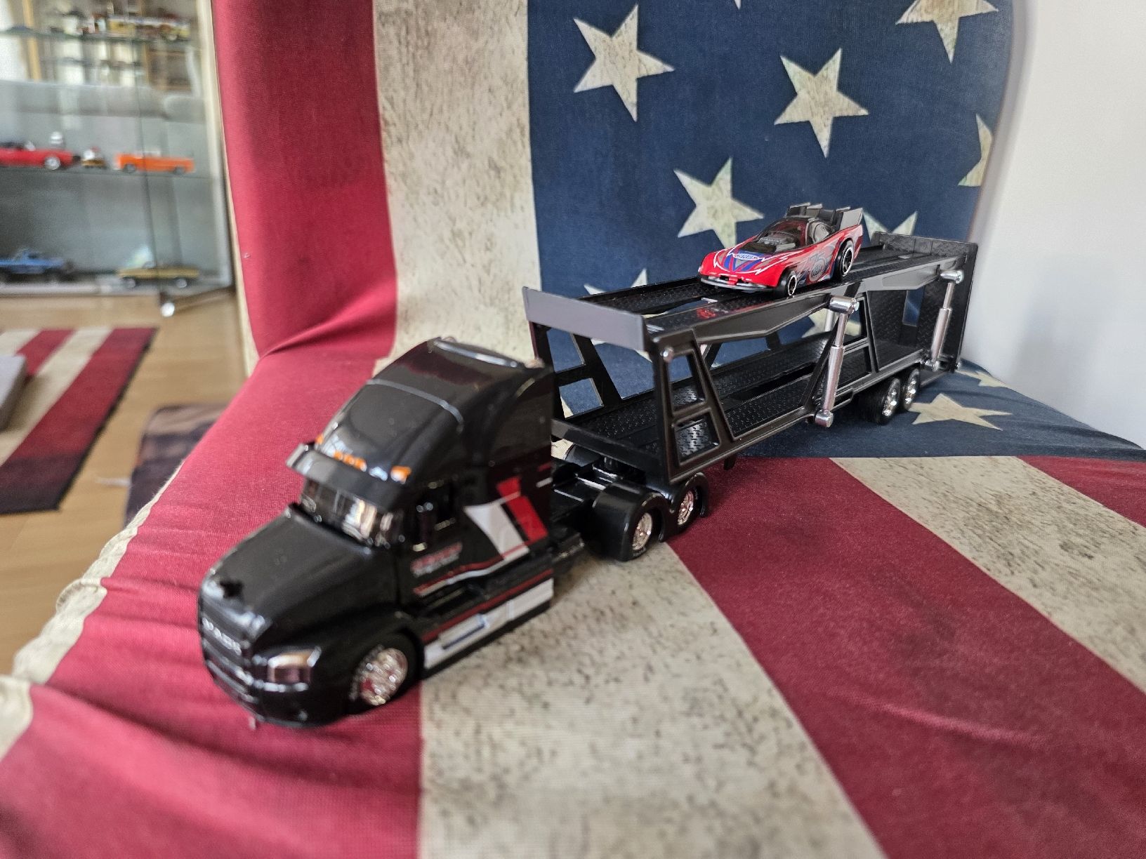 Modellini d'auto: Us Truck mit Trailer 1:64 – Usato da Goldingen venduto da Muscle_Cars84