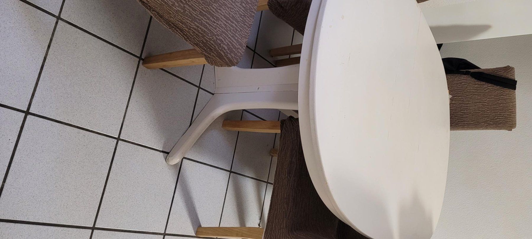 Tavoli: Esstisch – Usato da Olten venduto da Pismaniye