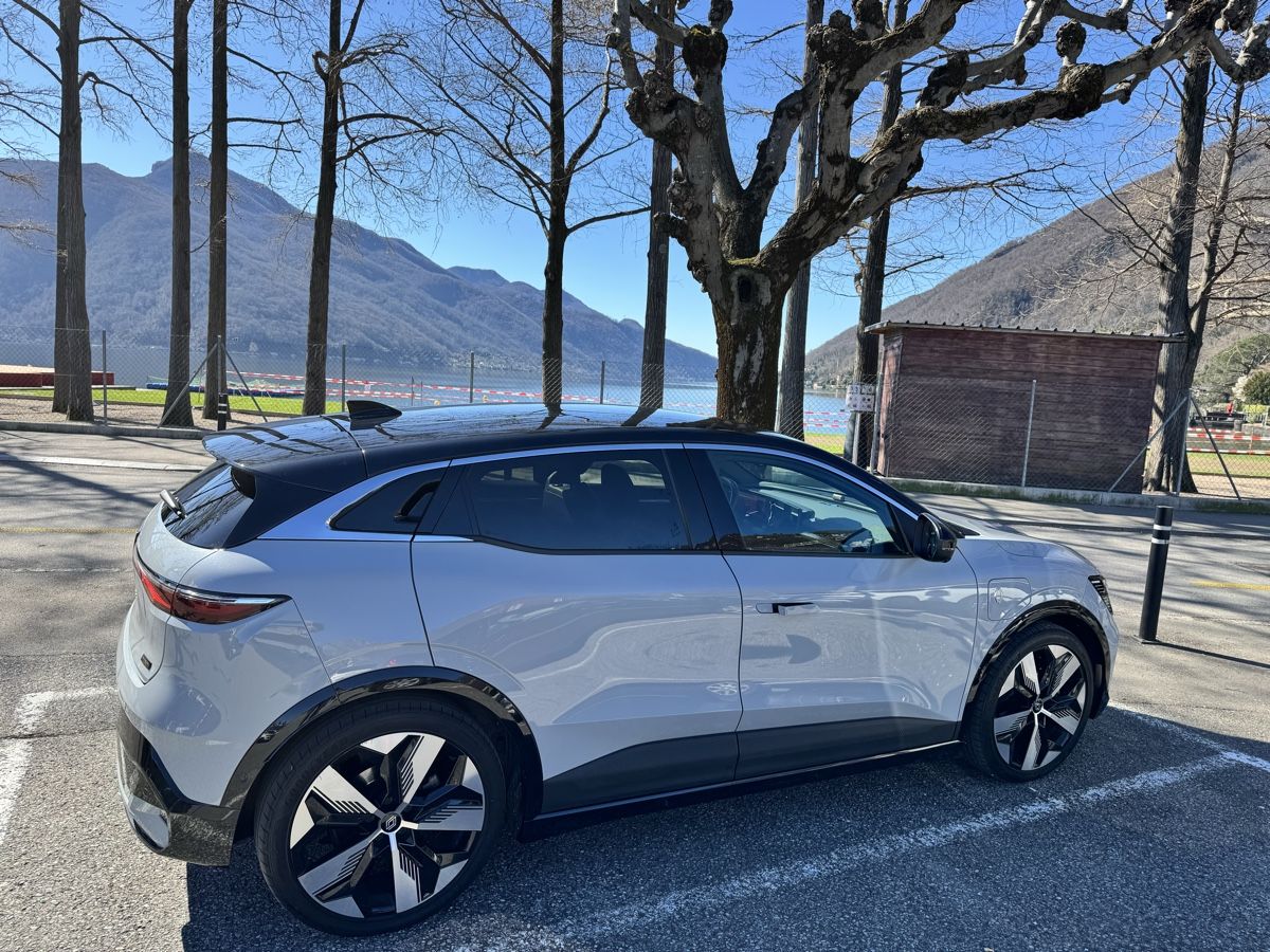 Renault Automobili: Auto Renault Megane E-Tech elettrica  – Usato da Melide venduto da GiovanniBortolozzo