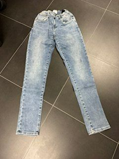 C&A Pantaloni: C&A Jeans super skinny hellblau 176 – Usato da Gommiswald venduto da Anika6