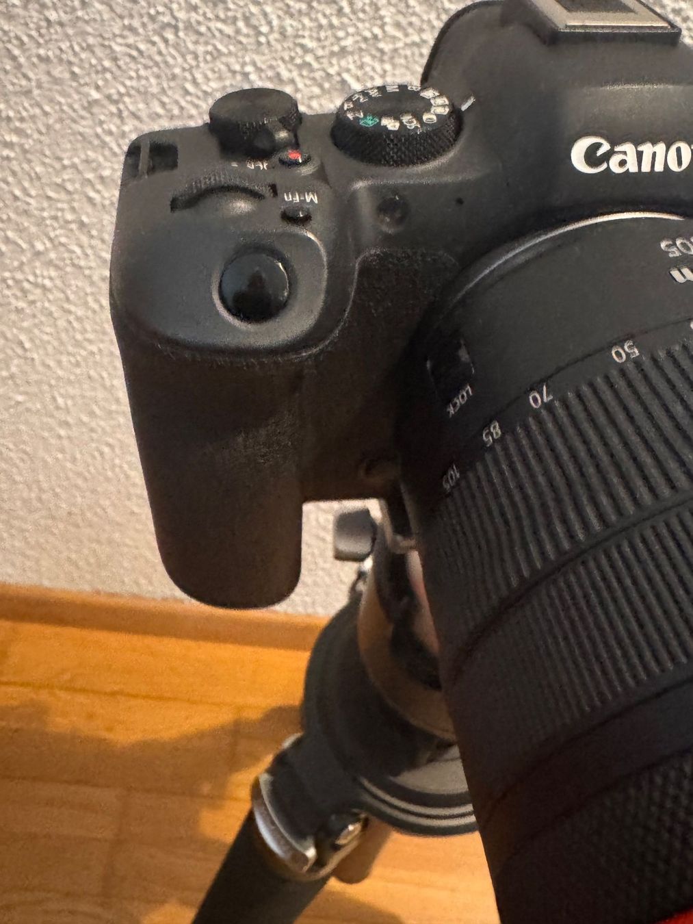 Canon Fotocamera: Canon EOS R 6 Mark 2 – Usato da Frauenfeld venduto da mar_tzp7 6