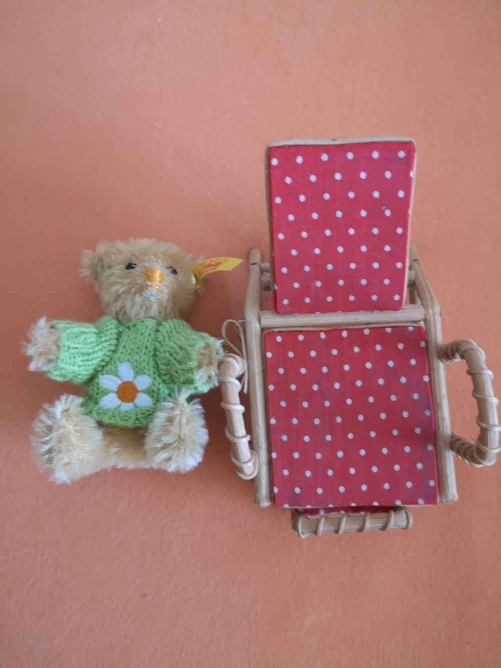 Steiff Giocattoli: STEIFF BÄR MIT HOLZLIEGE – Usato da MUEHLEBERG venduto da Cocolinette 1