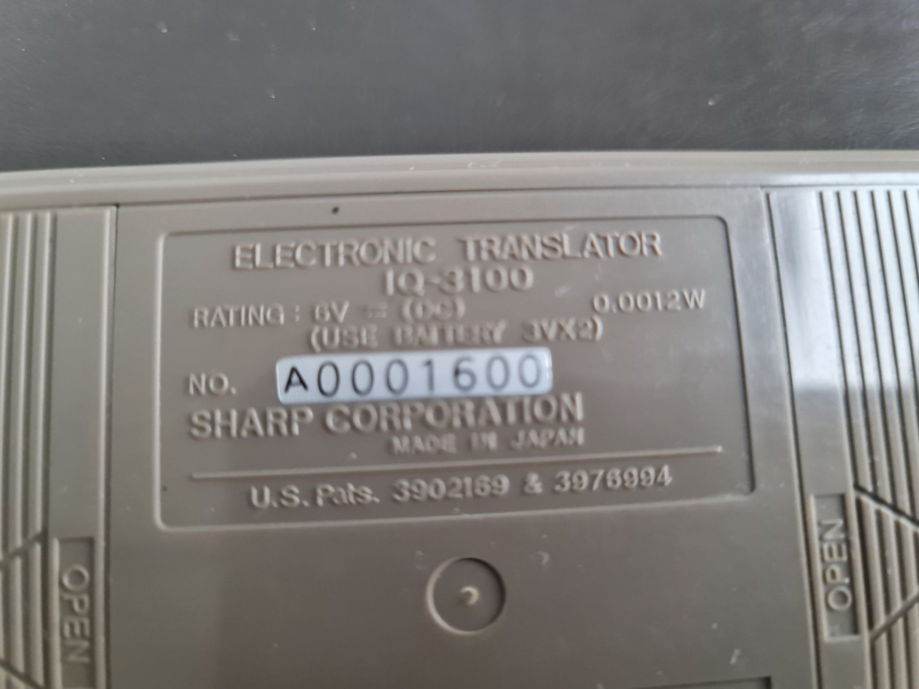 PC: Sharp IQ 3100 Electronic Translator 1980er Vintage Computer – Usato da Obfelden venduto da ZinggHandel 5